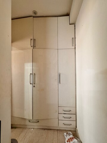 Furnished Amenities in 4 BHK Builder Floor at Sushant Lok 2, Sector 57 – for Sale