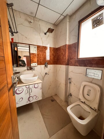 Master Bedroom in 4 BHK Builder Floor at Sushant Lok 2, Sector 57 – for Sale