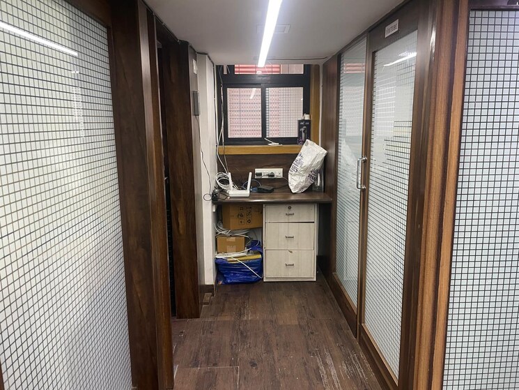 Room, shree-kamdhenu-estate Commercial Office Space 1000 Sq.Ft. In Malad West Mumbai 7734587