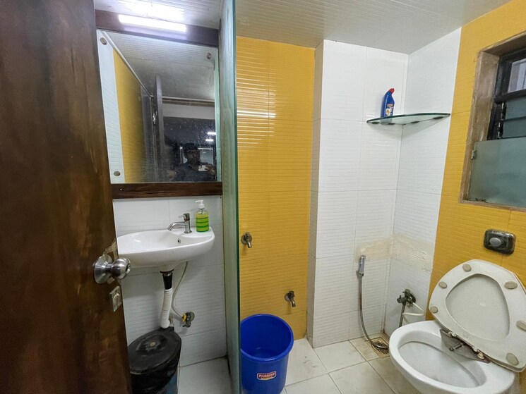 Bathroom, shree-kamdhenu-estate Commercial Office Space 1000 Sq.Ft. In Malad West Mumbai 7734587
