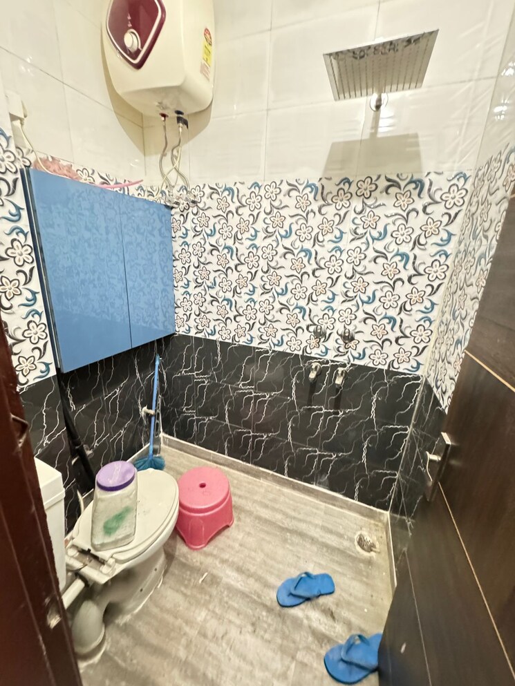 Master Bedroom, dwarka mor 3 Bedroom 900 Sq.Ft. Builder Floor In Dwarka Mor Delhi 7734606