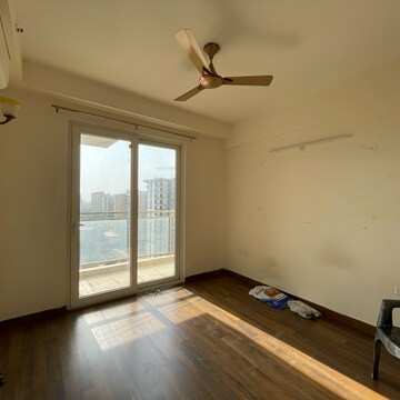 Room in 3 BHK Apartment at Conscient Heritage Max, Sector 102 – for Sale