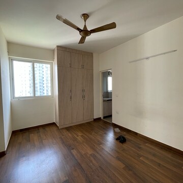 Room in 3 BHK Apartment at Conscient Heritage Max, Sector 102 – for Sale