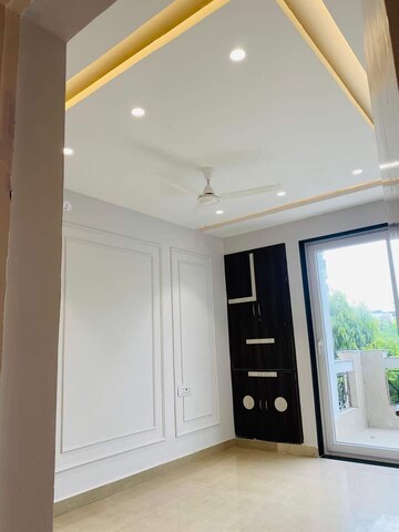 Room in 4 BHK Apartment at Ireo Victory Valley, Sector 67 – for Sale