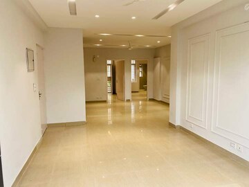 Room in 4 BHK Apartment at Ireo Victory Valley, Sector 67 – for Sale