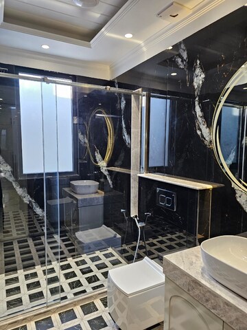 Gym in 3 BHK Builder Floor at Sushant Lok 2, Sector 57 – for Sale