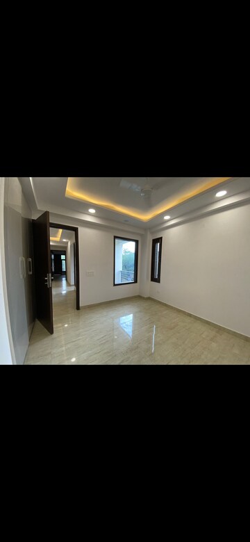 Room in 3 BHK Builder Floor at Mehrauli – for Sale