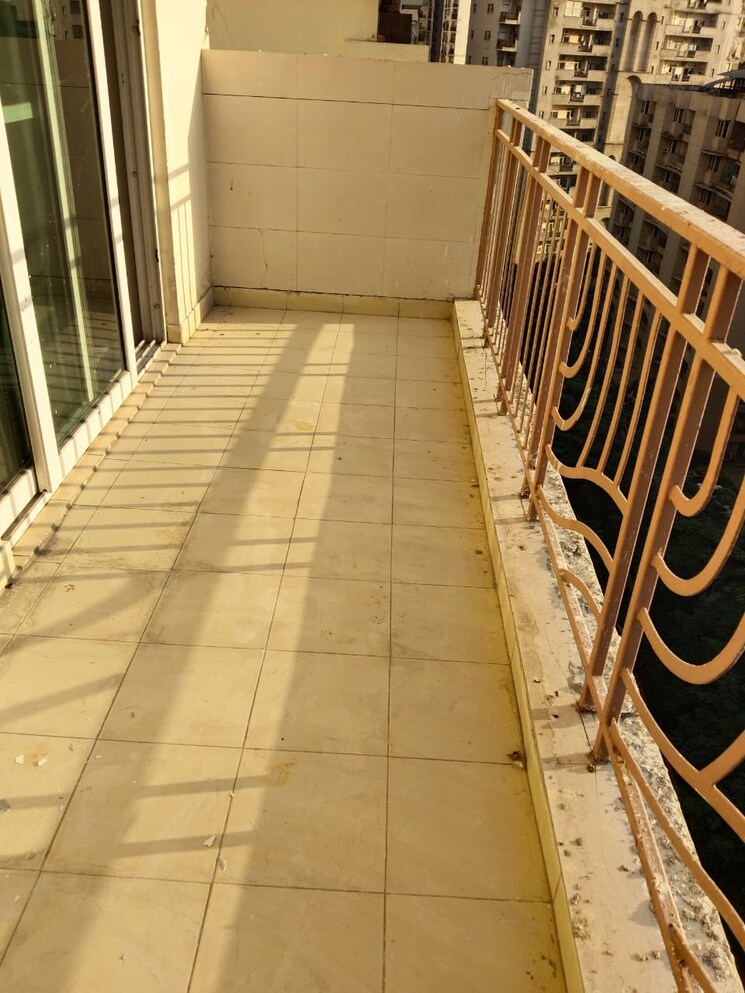 Balcony, mahagun-moderne 3 Bedroom 1550 Sq.Ft. Apartment In Sector 78 Noida 7735396