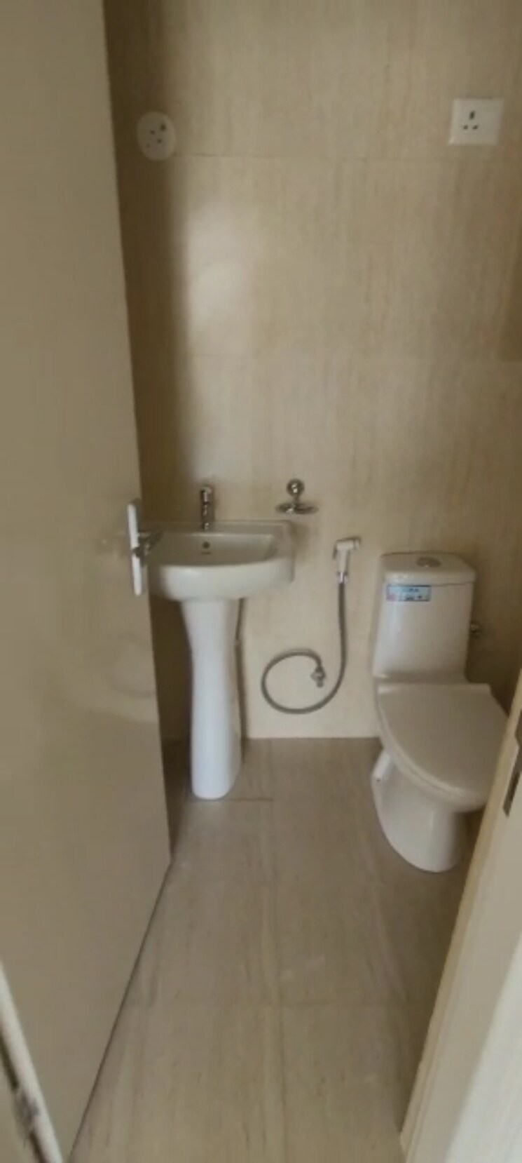 Bathroom, imperia-esfera 3.5 Bedroom 2035 Sq.Ft. Apartment In Sector 37c Gurgaon 7735603