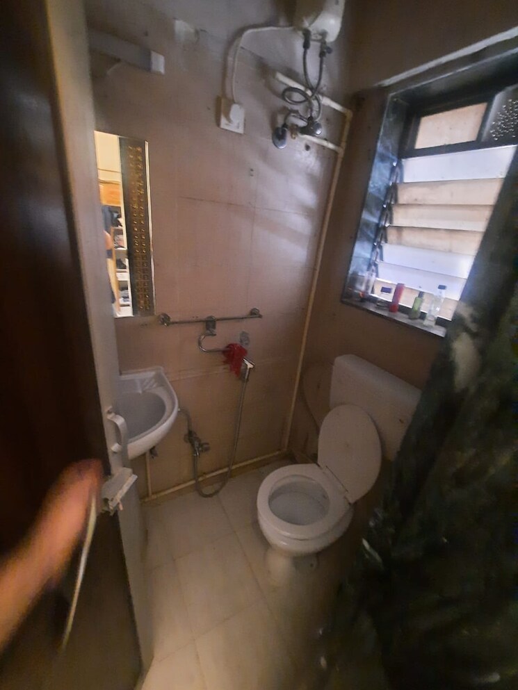Bathroom, virgo-heights 2 Bedroom 450 Sq.Ft. Apartment In Bandra West Mumbai 7735936