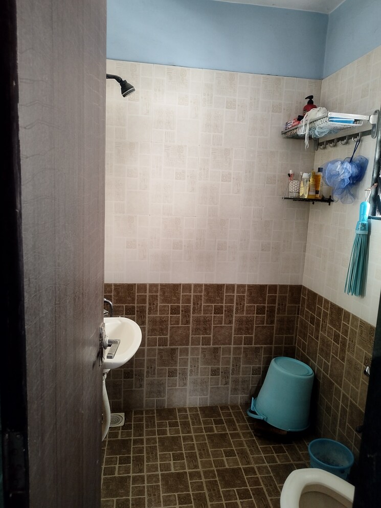 Bathroom, althan 2 Bedroom 1175 Sq.Ft. Apartment In Althan Surat 7735999