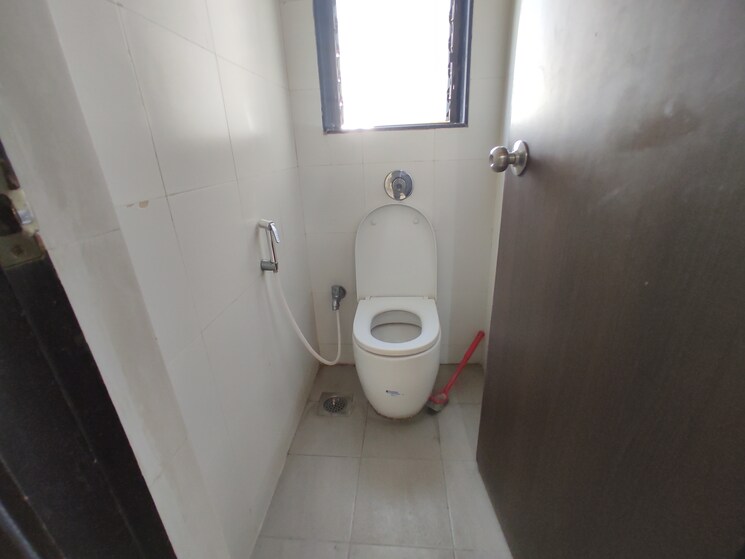 Bathroom, kachnar-chs-vasant-vihar 1 Bedroom 540 Sq.Ft. Apartment In Vasant Vihar Thane 7736099
