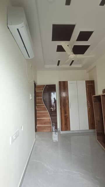 Furnished Amenities in 1 BHK Apartment at Kondapur – for Rent