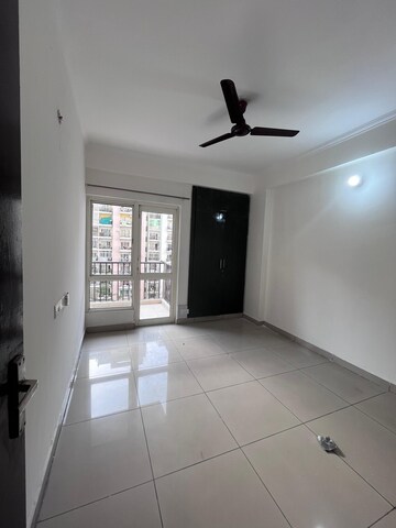 Furnished Amenities in 3 BHK Apartment at Panchsheel Greens, Sector 16 Greater Noida – for Sale