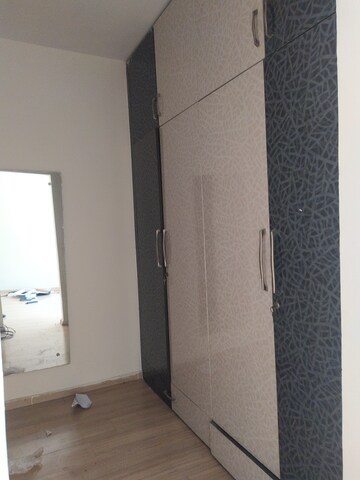 Room in 5 BHK Villa at DLF New Town Heights Town Houses, Sector 86 – for Rent