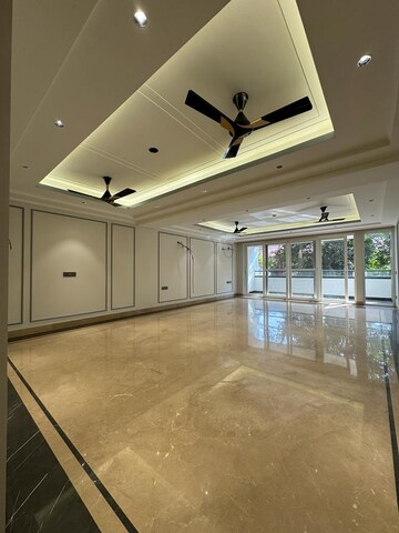 Room in 4 BHK Apartment at Bestech Park View Altura, Sector 79 – for Sale