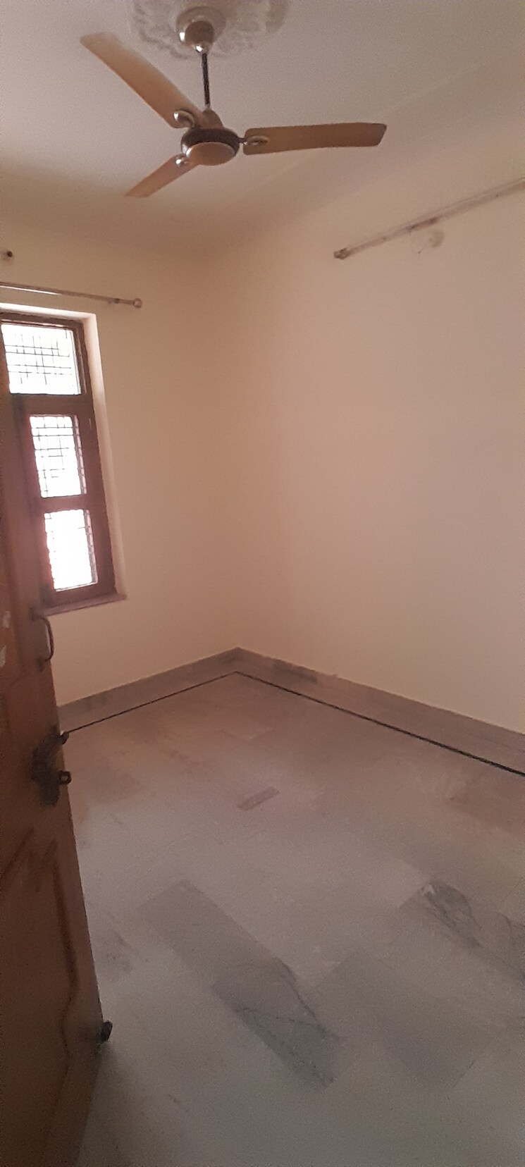 undefined, sardhana road 3.5 Bedroom 138 Sq.Mt. Villa In Sardhana Road Meerut 7736499