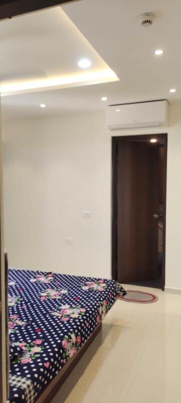 Room in 2.5 BHK Apartment at Arkade Art, Mira Road – for Sale