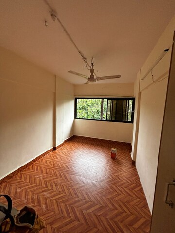 Bedroom in 2 BHK Apartment at Andheri West – for Sale