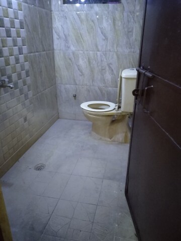 Bathroom in 1 BHK Builder Floor at Lajpat Nagar – for Rent