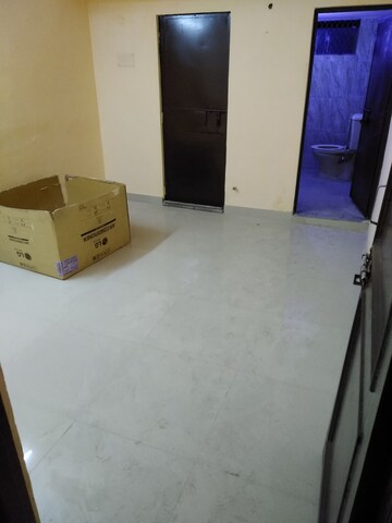 Room in 1 BHK Builder Floor at Lajpat Nagar – for Rent