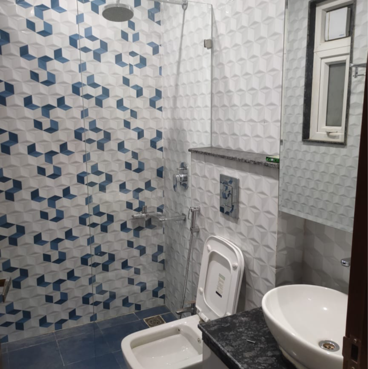Bathroom, chittaranjan park 3 Bedroom 1300 Sq.Ft. Builder Floor In Chittaranjan Park Delhi 7737235