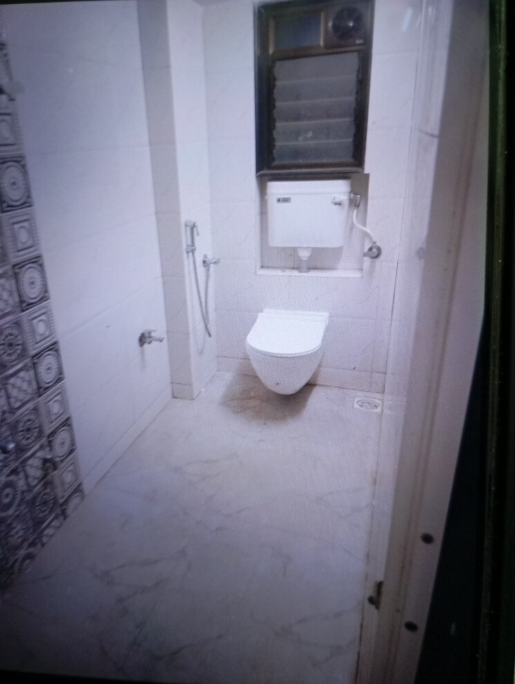 Bathroom, preeti-chs 1.5 Bedroom 460 Sq.Ft. Apartment In Andheri East Mumbai 7737260