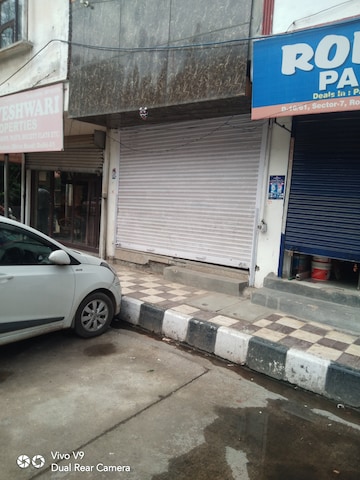 Commercial Shop 150 Sq.Ft. For Rent in Rohini Sector 6 Delhi  7737250