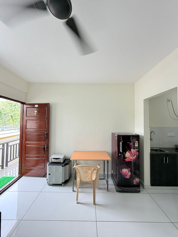 Living Room, domlur road 1 Bedroom 589 Sq.Ft. Apartment In Domlur Road Bangalore 7737358