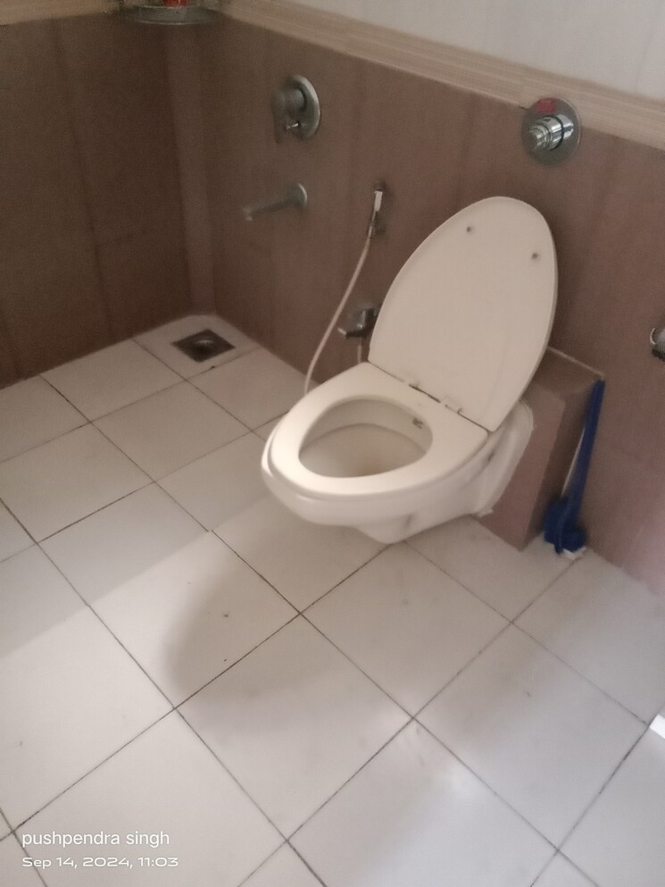 Bathroom, harsh-paradise 3 Bedroom 1500 Sq.Ft. Apartment In Aundh Pune 7737662