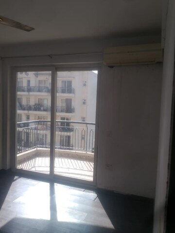 Room in 2 BHK Apartment at Sector 70 – for Rent