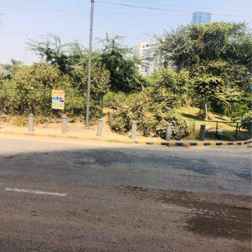  Plot For Sale in Golf Course Extension