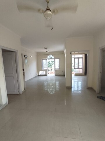 Room in 3 BHK Builder Floor at Mayfield Garden – for Sale