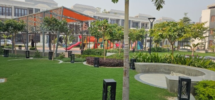 Garden, indus-palm-drive 5 Bedroom 2053 Sq.Ft. Villa In Raj Nagar Extension Ghaziabad 7739369