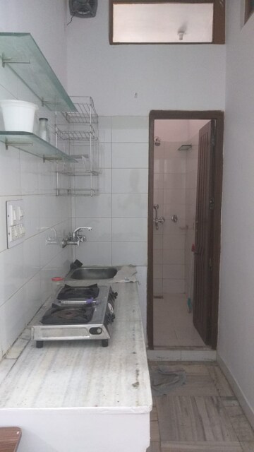 Bathroom in 1 RK Builder Floor at Sector 40 – for Rent