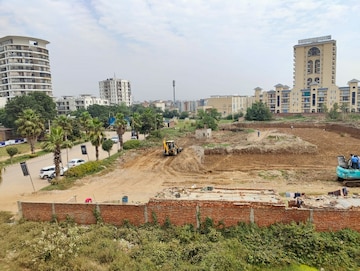 Master Bedroom in 3.5 BHK Apartment at Kharar Mohali Road – for Sale