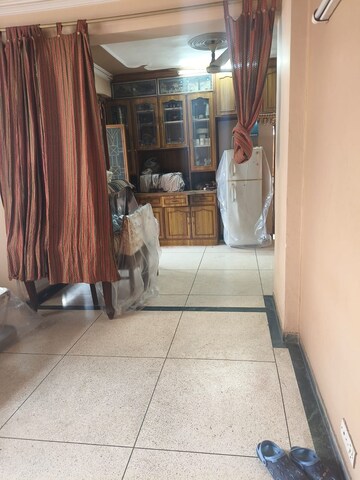 रेसिडेंशियल घर वर्ग फुट फॉर रेंट इन सेक्टर 25 नोएडा  7739789