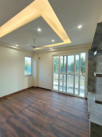 Room in 3 BHK Builder Floor at Sushant Lok 2, Sector 57 – for Sale