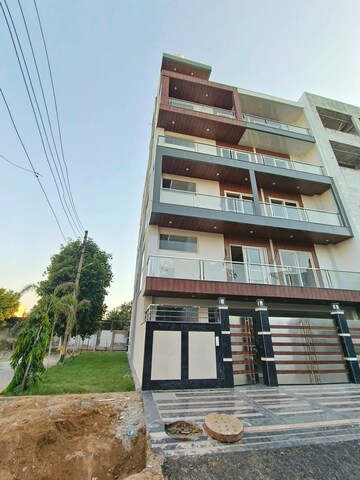 3 BHK Builder Floor – Exterior View View at Sushant Lok 2, Sector 57 - for Sale