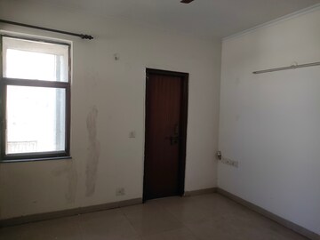 Room in 4 BHK Apartment at Army Sispal Vihar, Sector 49 – for Sale