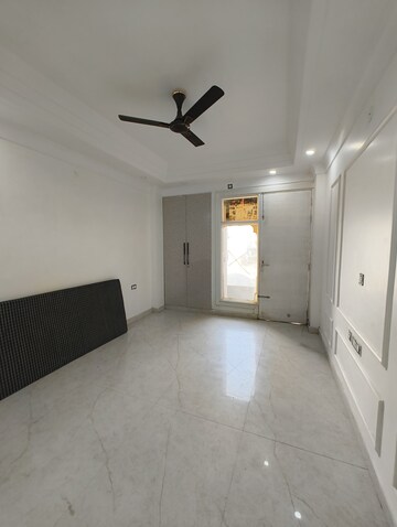 Room in 3 BHK Builder Floor at Fidato Honour Homes, Sector 89 – for Sale