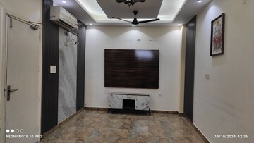 Bathroom in 3 BHK Apartment at Auric City Homes, Sector 82 – for Rent