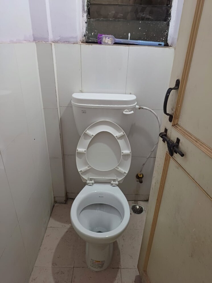 Bathroom, tulsi-homes-dhanori 1 Bedroom 610 Sq.Ft. Apartment In Dhanori Pune 7740553