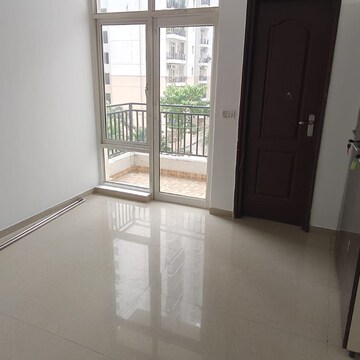 Room in 3.5 BHK Apartment at Omaxe Waterscapes, Sarsawan – for Sale
