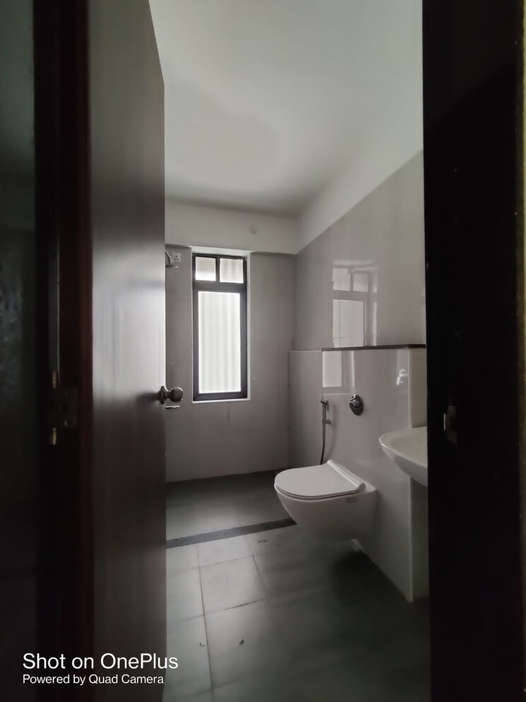 Bathroom, mantra-montana-phase-6 1 Bedroom 525 Sq.Ft. Apartment In Dhanori Pune 7740773