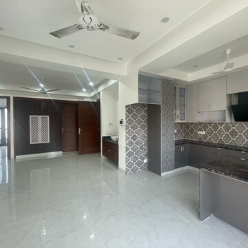 Kitchen in 3 BHK Builder Floor at BPTP Amstoria Country Floor , Sector 102 – for Sale