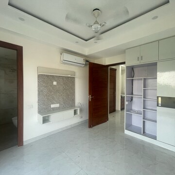 3 BHK Builder Floor For Sale in BPTP Amstoria Country Floor , Sector 102
