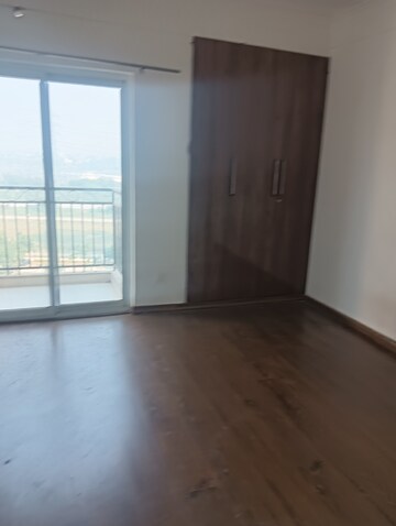 Room in 3 BHK Apartment at ATS Allure, Sector 22d Yamuna Expressway – for Sale
