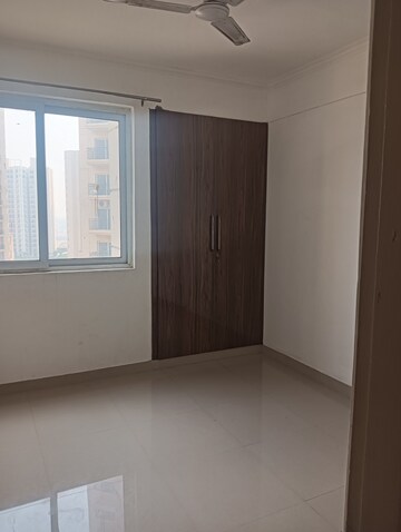 Room in 3 BHK Apartment at ATS Allure, Sector 22d Yamuna Expressway – for Sale