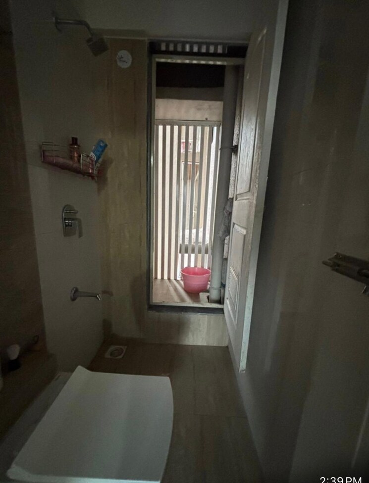 Bathroom, tilak-nagar-building 3 Bedroom 720 Sq.Ft. Apartment In Tilak Nagar Mumbai 7741011